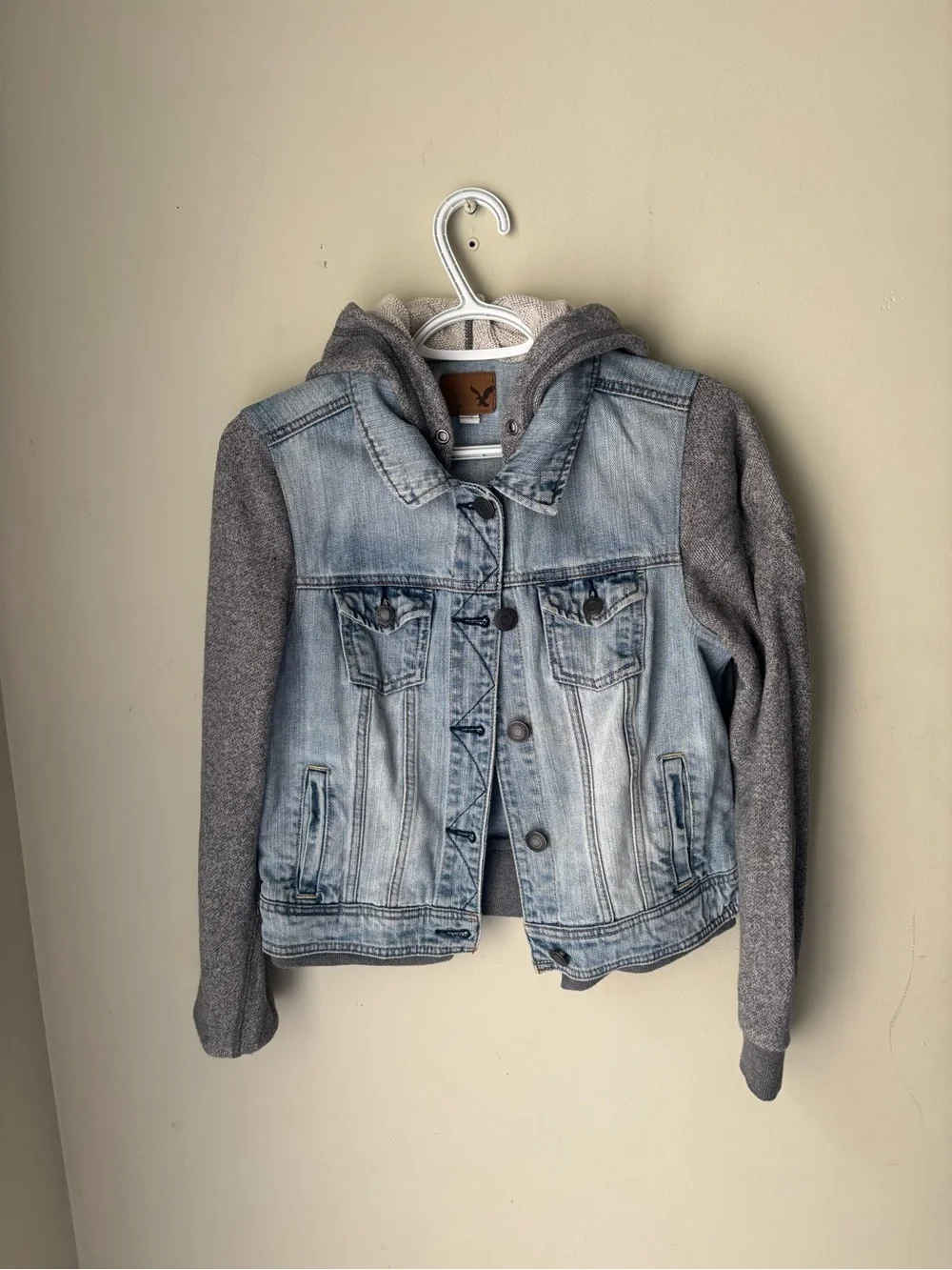 American Eagle Outfitters Light Wash Denim Jacket with Gray Knit Sleeves - Picture 1 of 3